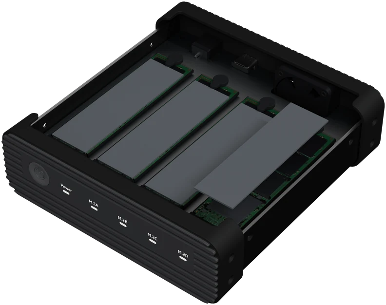 Tiroir avec les SSD en place et un pad thermique sur chaque SSD